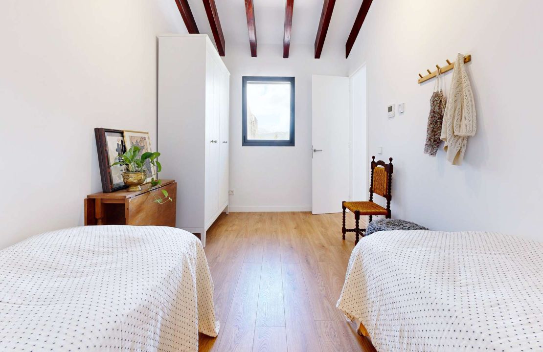Stunning townhouse in Sa Pobla with large garden, pool and guest house
